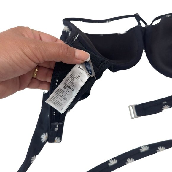 Old Navy Black Bikini Top Daisy Flowers Women SZ Small -Halter And Around Strap - Picture 7 of 10